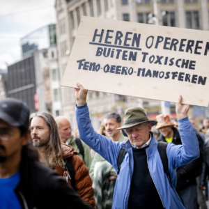 À Amsterdam, des hommes marchent pour la sécurité des femmes